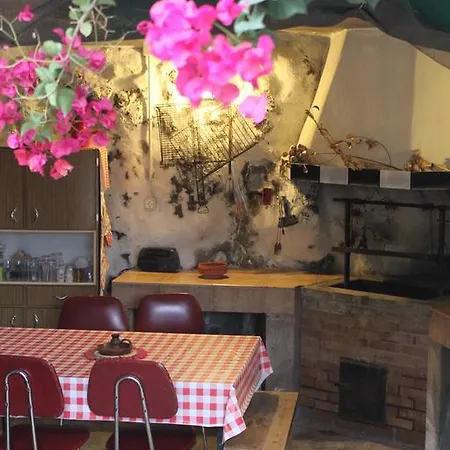 Casa Del Maestro *